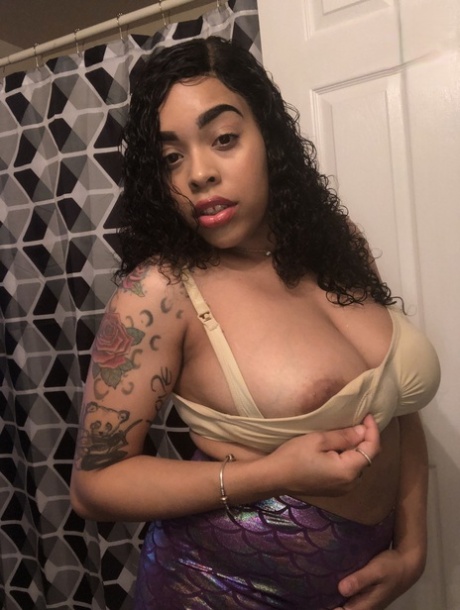 curvy kissing free sex images