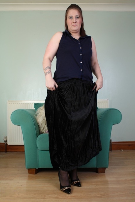 fat chick with dicks top pic