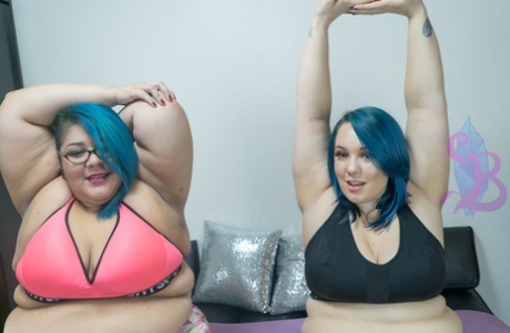 chubby women stretching their free porn photos