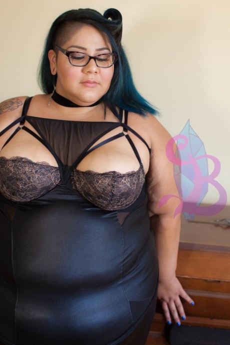 sexy bbw cums while sitting on a vibrator hot nude pictures