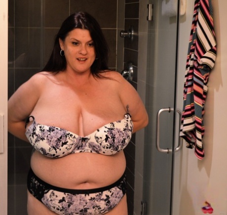 bbw clap beautiful naked picture