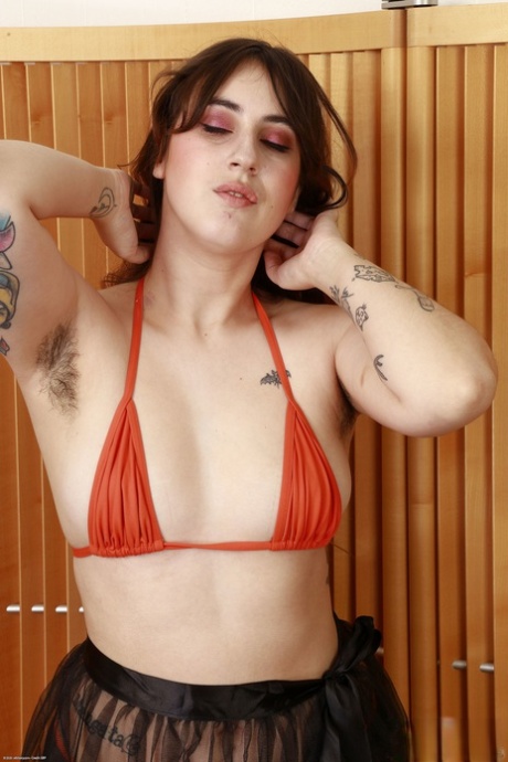 fat girl vs skinny girl free xxx picture