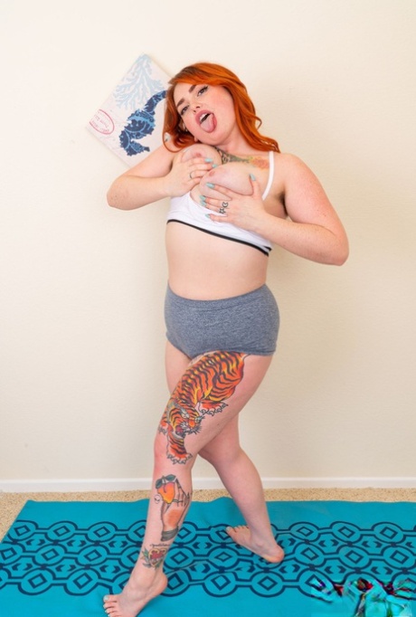 curvy softball player pornographic picture