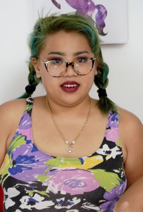 thick sluts fucking in public top image