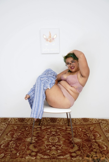 chubby and busty amateur woman fucking art naked photos