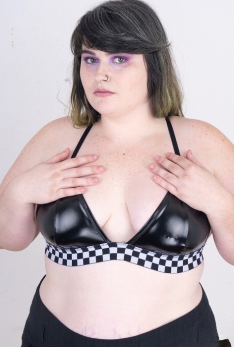 thick curvy ts art naked photos