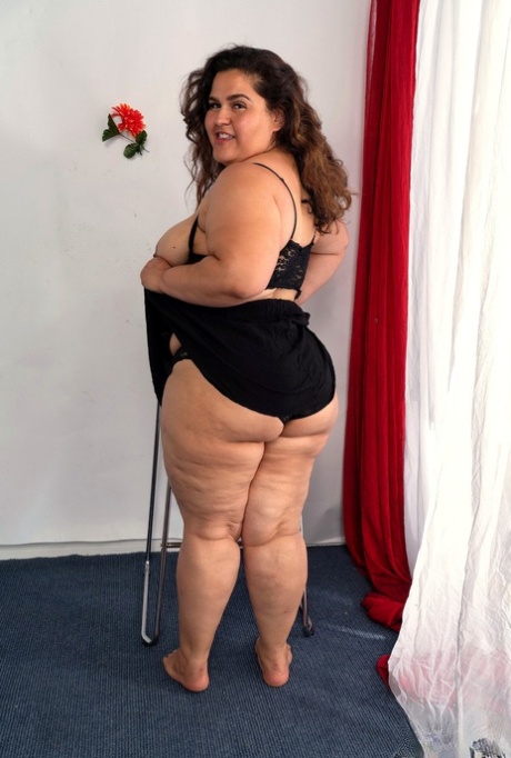chubby lady facialized in amazing threesome exclusive pics