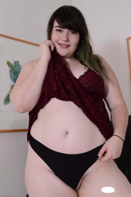 bbw downblouse beautiful naked img