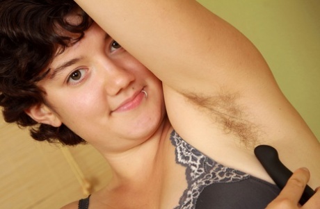 curvy floozy shows real potential at her first try out hot images