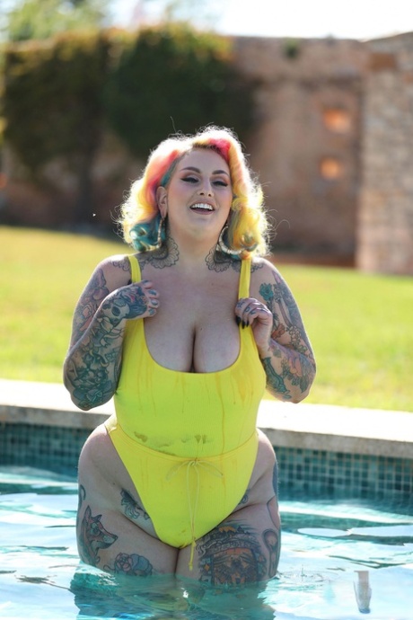 bbw lesbians farting porno pics