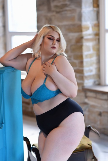 curvy coed brianna stars is taking some cock from a geek xxx pic
