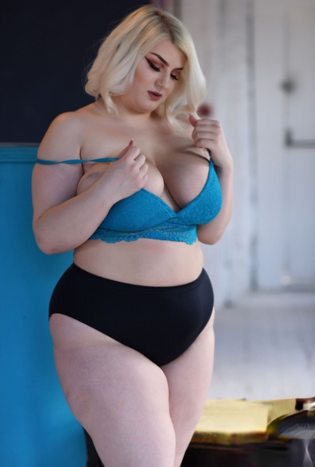 thick honey erotic pic