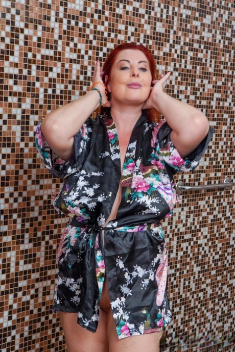 bbw masturbates pushes a dildo in her pussy art xxx pics