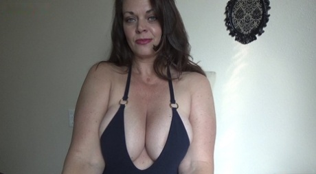 curvy milf toni lace from scotland teaches you a lesson art nude gallery