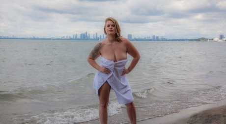 bbw peeing pants nude photos