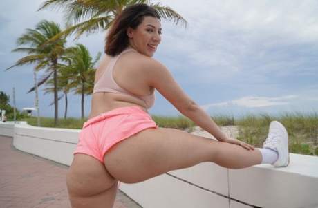 bbw getting her pussy shaved free porn picture