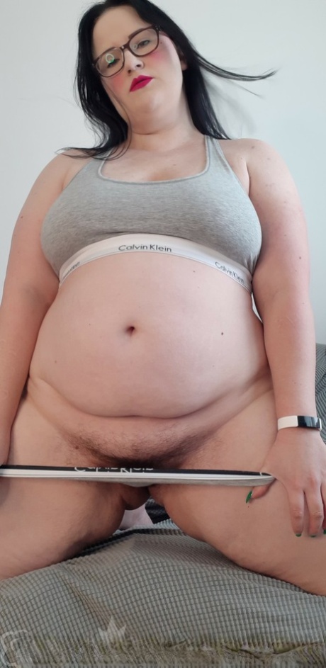 wet pussy and big ass pornographic photo