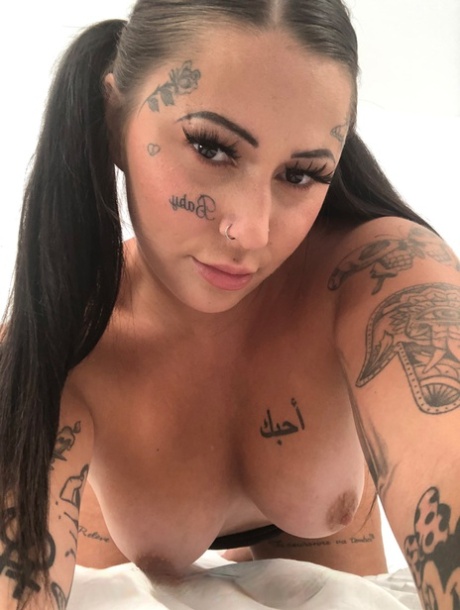 bbw human couch nudes gallery