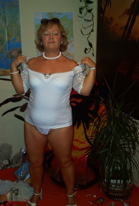 bbw wife shower free naked gallery