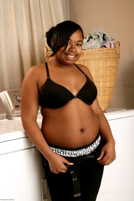 beautiful curvy mom hot naked images