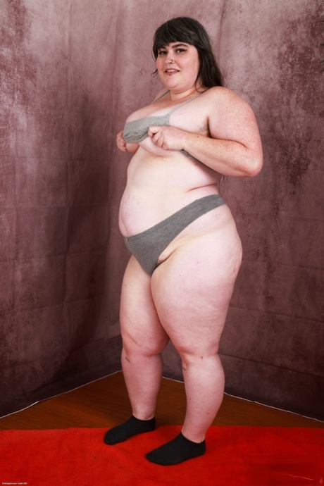 curvy hottie with red hair siri enjoys foreplay with karlo beautiful img