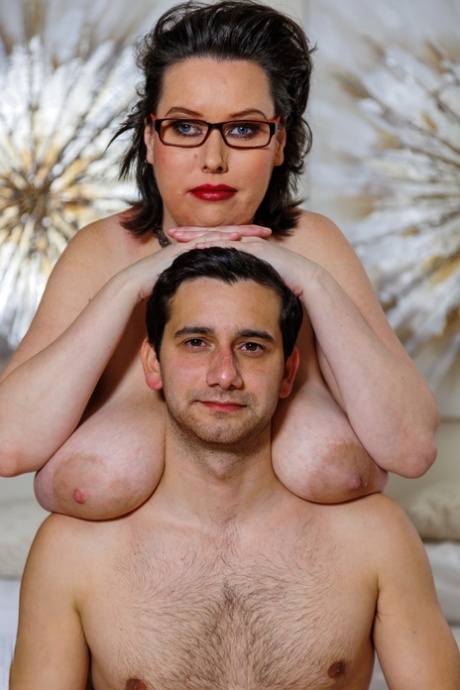 thick british milf exclusive img
