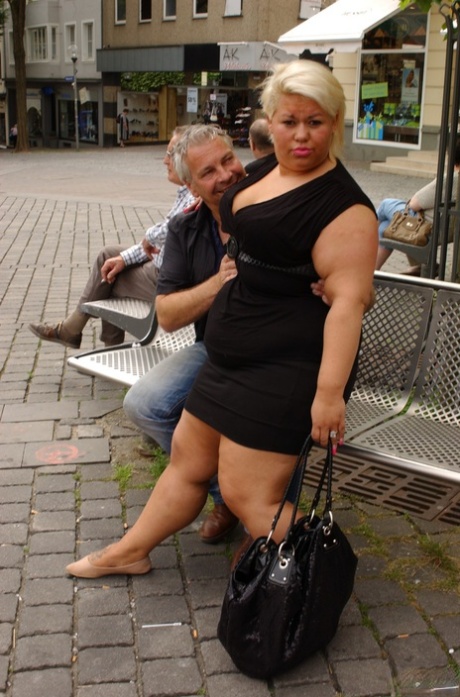 black bbw outside nudes pics