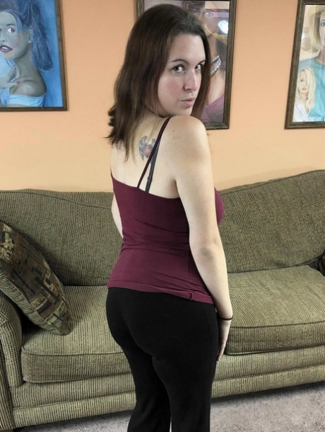 curvy cougar manuela hot picture