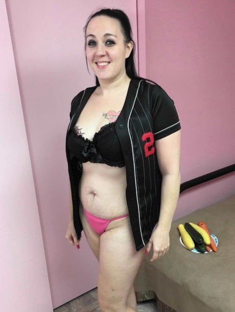 april mckenzie bbw free nude photo