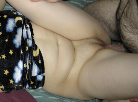 sleeping big booty girl beautiful nude pic