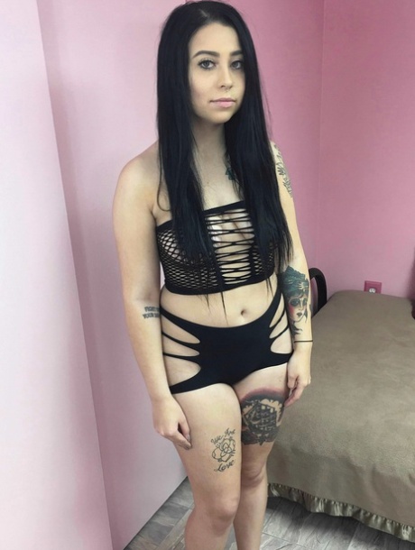 busty chubby chick masturbating pichunter art xxx pictures