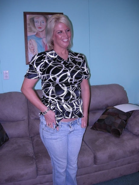 curvy mature pawg nude img