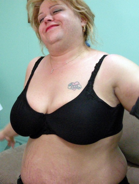 chubby old woman double dicked on photosession hd gallery