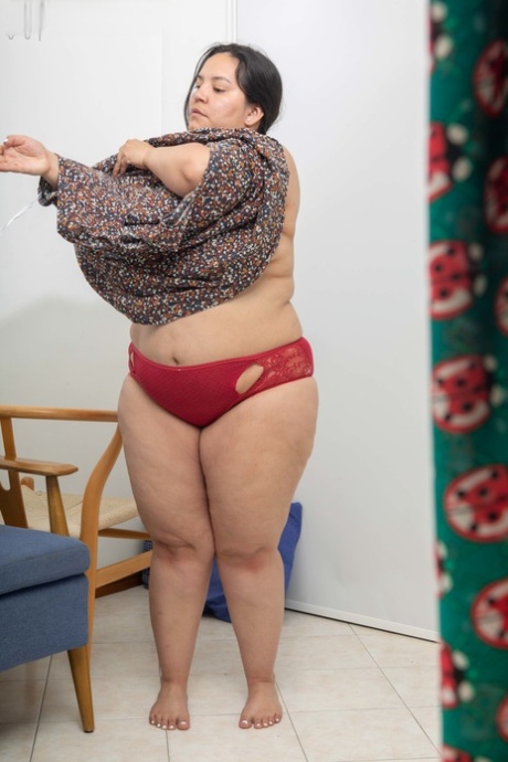 sexy black ssbbw feet free nude picture