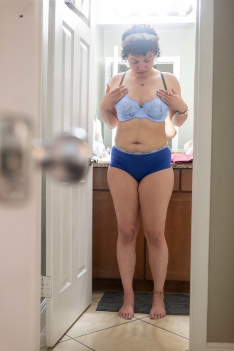 chubby pisses and pour over herself free porn galleries