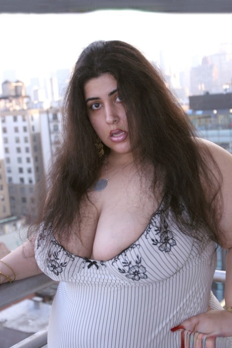 thick whote girl art naked picture
