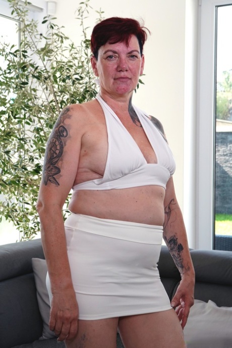 amateur fat milf wife footj naked picture