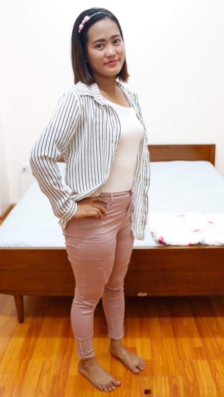bbw courtneylynn with sexy glasses masturbates pretty images