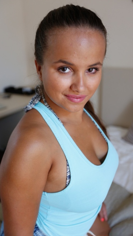 thick bisexual naked pictures