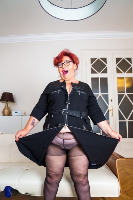 thick pyt free naked image