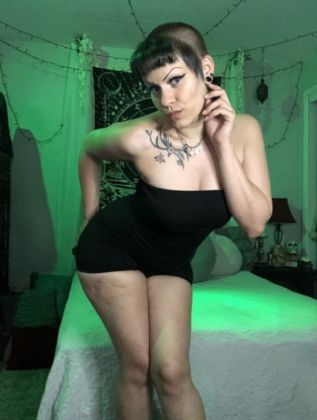 casting curvy step cousin nude gallery