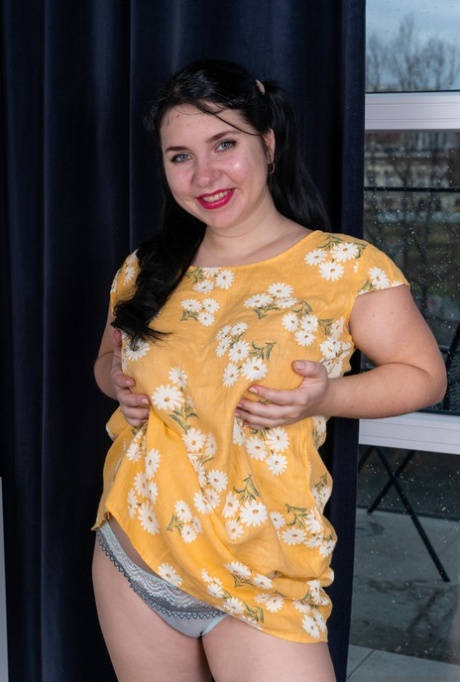 curvy sharon farting hot porn pictures