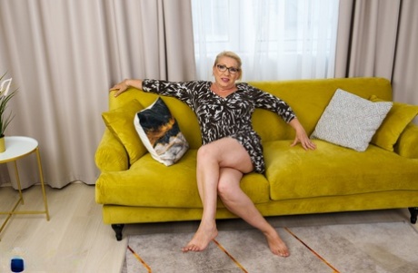 sexy plump granny galleries hot sexy gallery