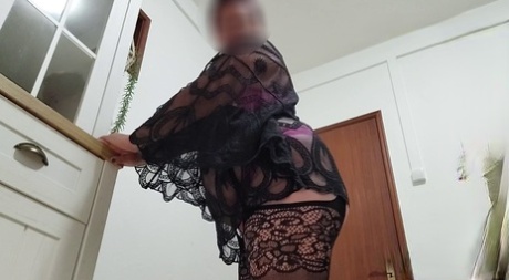 hot brunette big booty exclusive photos