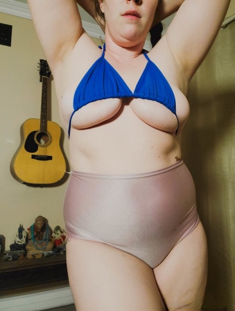 curvy spread hot nude images