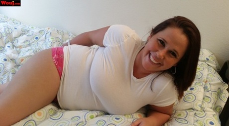 bbw milf in lingerie seduces hot nude archive
