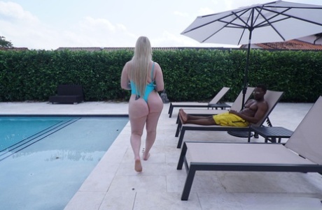 thick pale skin free sexy images