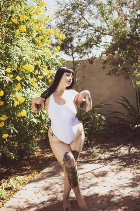 curvy girl gets banged hard sexy img