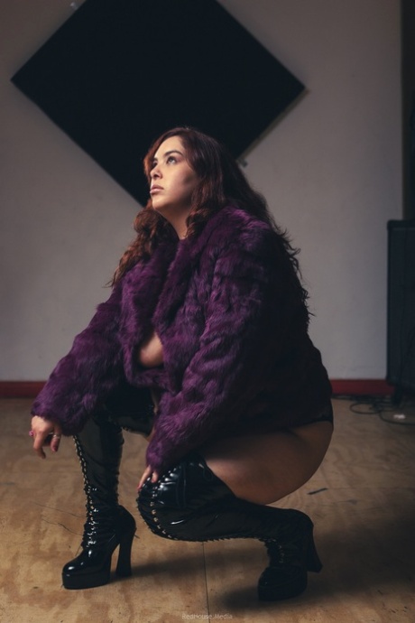 bbw royalty exclusive image