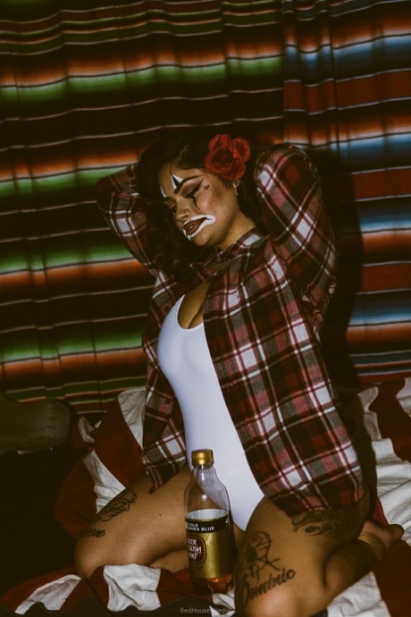 amature milf bbw lesbians art naked pic